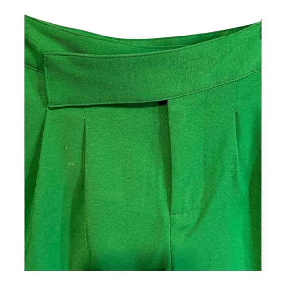 NWOT Future Collective with Alani Noelle Green Relaxed Trouser Shorts Size 0 - Picture 6 of 10